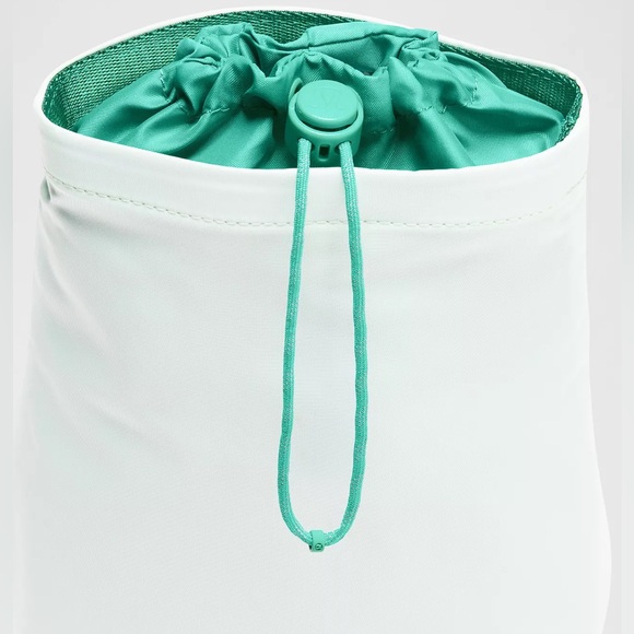 Lululemon Water Bottle Crossbody Bag 2.5L- Mint Moment/Emerald Ice - Picture 7 of 8